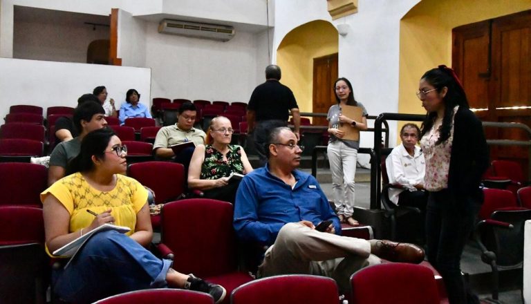 Abril taller a la dirección de formación y Desarollo artístico por World visión de ambientes de aprendizaje